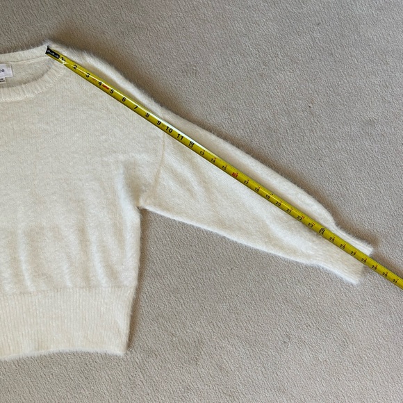Ardene XS fuzzy white sweater - Picture 7 of 7